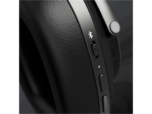 Bowers & Wilkins PX8